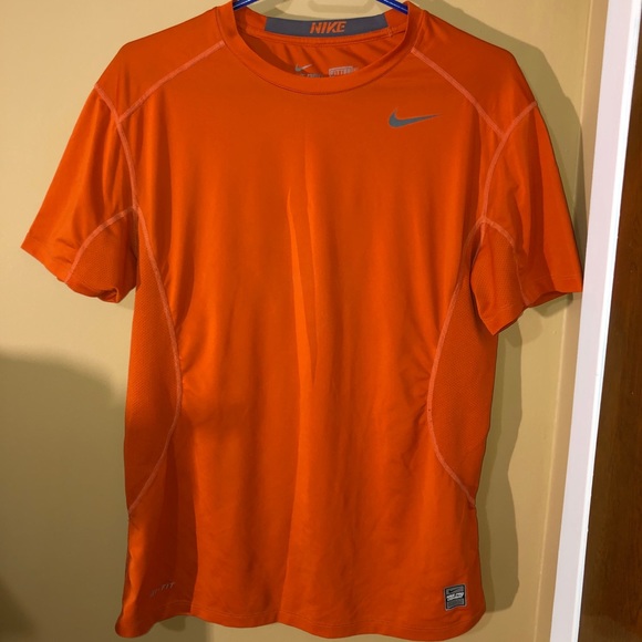 *NIKE* Orange dry fit tshirt - Picture 2 of 3